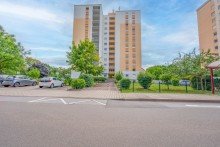 Au�enbild mit Eingang Top-Gelegenheit in Heppenheim: 4-Zimmer-ETW im sanierten Hochhaus, innen mit Potenzial!