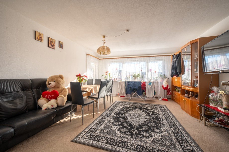 Wohnzimmer DG links Mehrfamilienhaus Grasellenbach / Wahlen