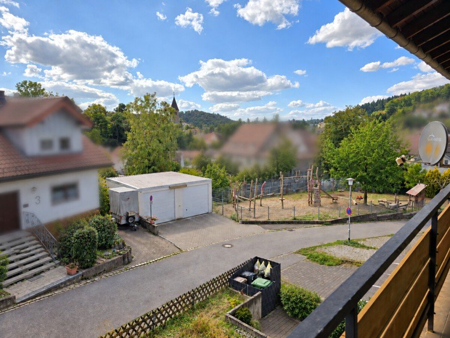 Aussicht vom Balkon KI Bearbeitet Dachgeschosswohnung Heppenheim (Bergstra�e) / Kirschhausen