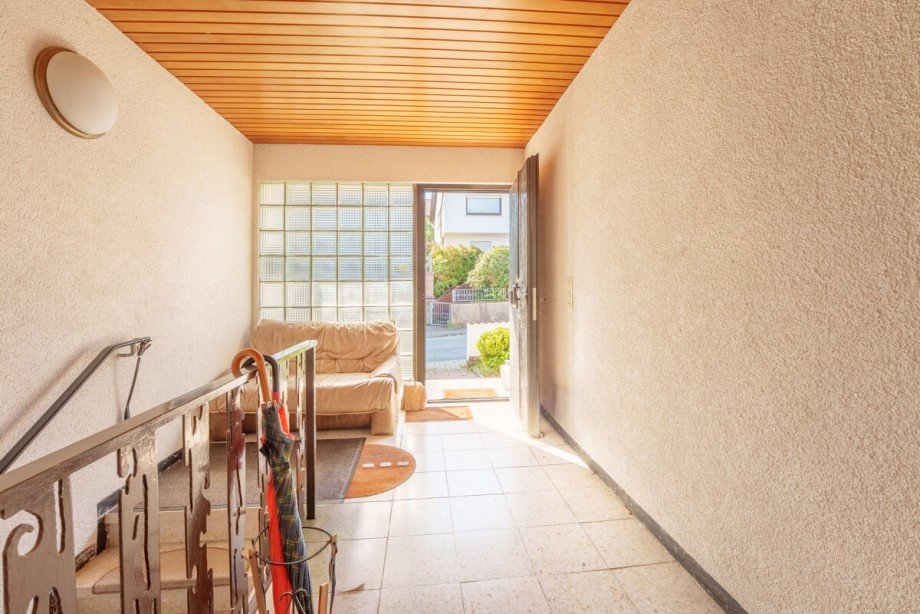 Ausgang Zweifamilienhaus M�rlenbach