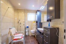 Badezimmer EG Solide Kapitalanlage - 5 Einheiten, 4 vermietet