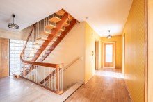 Treppe im Haus Haus mit Charakter und Entwicklungschance - in idyllischer Lage von F�rth