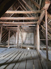 Stallung DG (2) Zeitreise mit Potenzial - Charmantes Bauernhaus mit Scheune, Innenhof und Geschichte