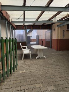 Hofeinfahrt Rodauer Strasse Zeitreise mit Potenzial - Charmantes Bauernhaus mit Scheune, Innenhof und Geschichte