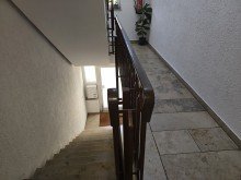 Treppe zur Wohnung Gepflegte Wohnung mit gro�em Balkon & TG-Stellplatz - Ideal f�r Eigennutzer oder Anleger