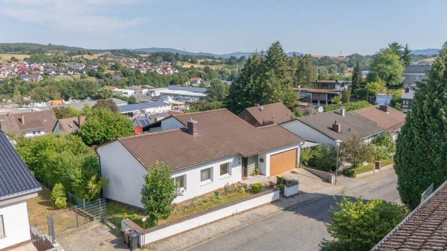 Lufbild Seitlich Zweifamilienhaus M�rlenbach