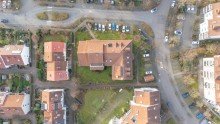 Luftbild von Oben Charmante 2-Zimmer-Eigentumswohnung mit Balkon, Tiefgaragenstellplatz