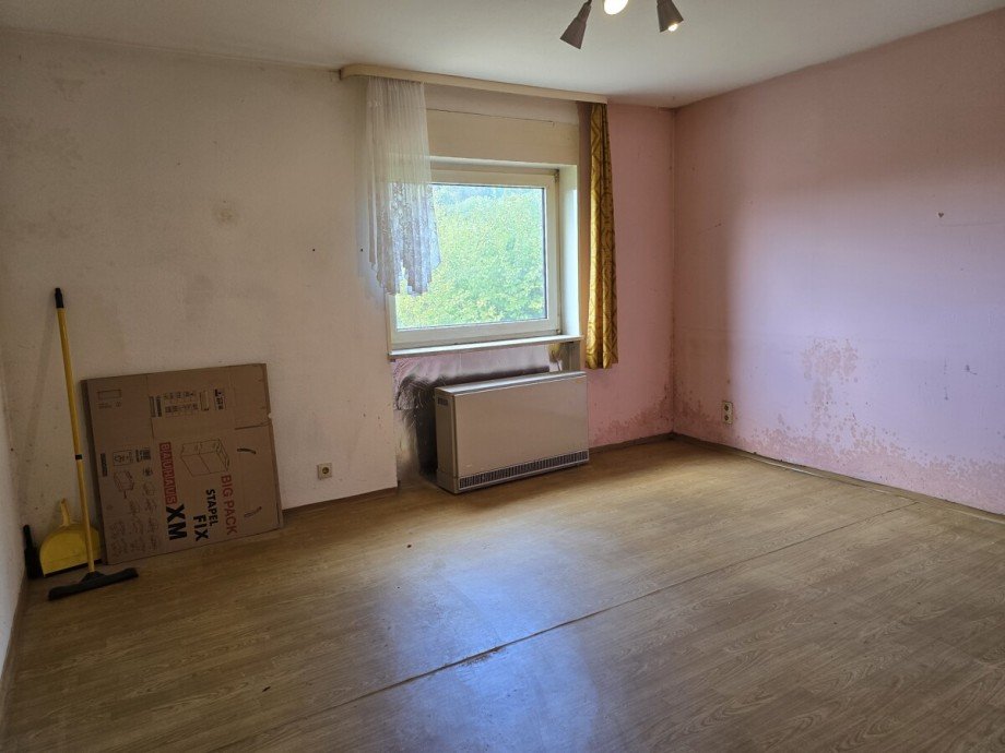 Zimmer (2) Dachgeschosswohnung Heppenheim (Bergstra�e) / Kirschhausen