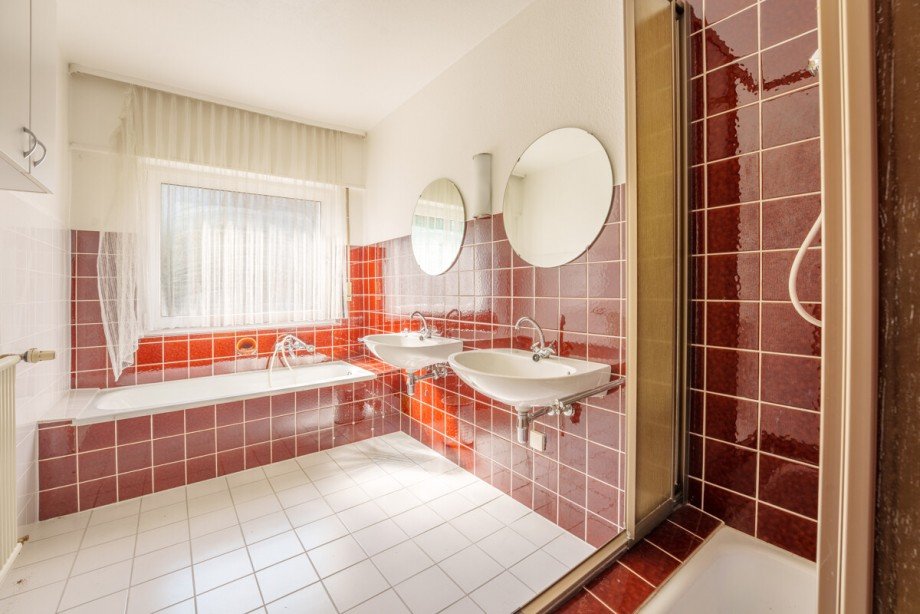 Badezimmer Zweifamilienhaus M�rlenbach