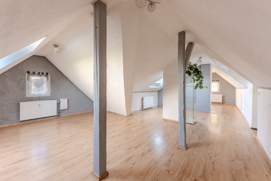 Dachgeschoss komplette Ansicht Etagenwohnung Laudenbach
