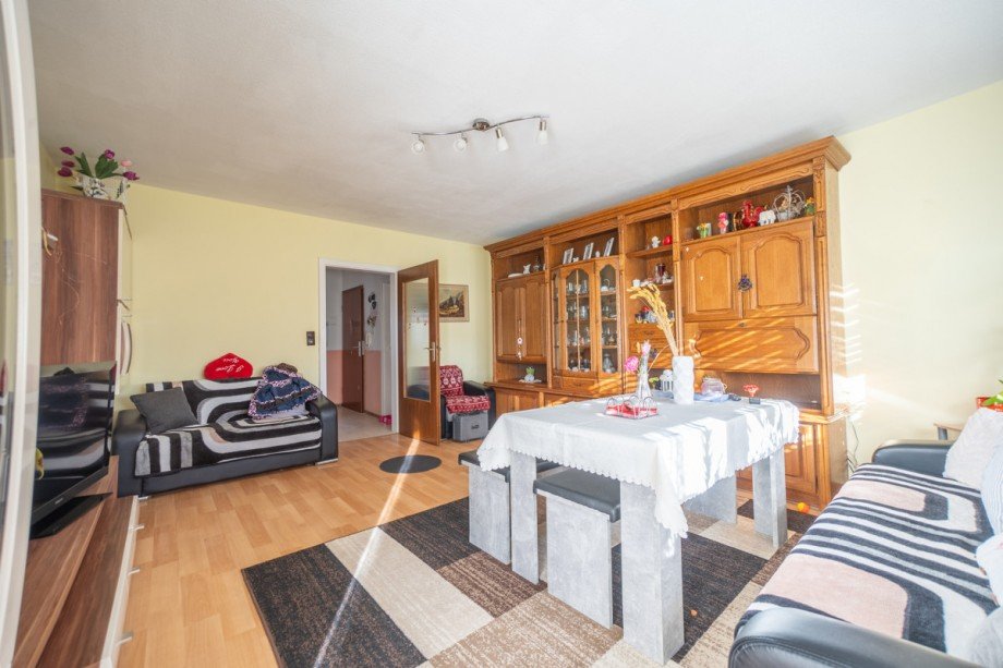 Wohnzimmer EG rechts Mehrfamilienhaus Grasellenbach / Wahlen
