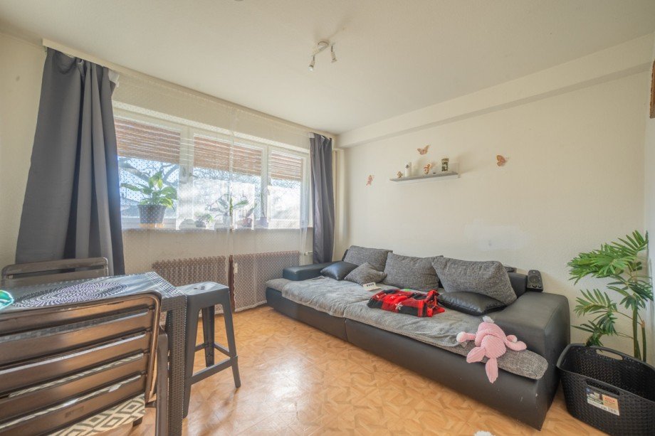 Wohnzimmer UG Mehrfamilienhaus Grasellenbach / Wahlen