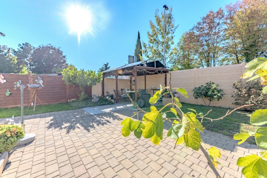 Terrasse mit Garten Doppelhaush�lfte Heddesheim