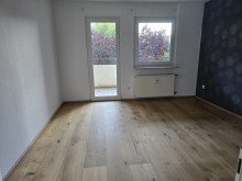 Schlafzimmer Modernisierte 4-Zimmerwohnung mit Einbauk�che & Balkon - 97 m�