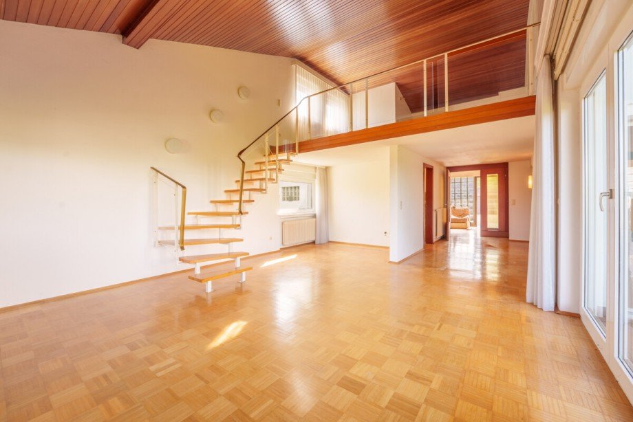 Wohnzimmer mit Empore Zweifamilienhaus M�rlenbach