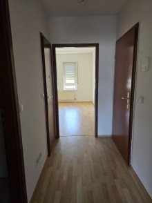 Flur Innen Gepflegte Wohnung mit gro�em Balkon & TG-Stellplatz - Ideal f�r Eigennutzer oder Anleger