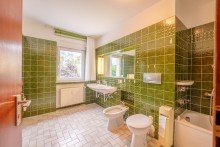 Badezimmer Top-Gelegenheit in Heppenheim: 4-Zimmer-ETW im sanierten Hochhaus, innen mit Potenzial!