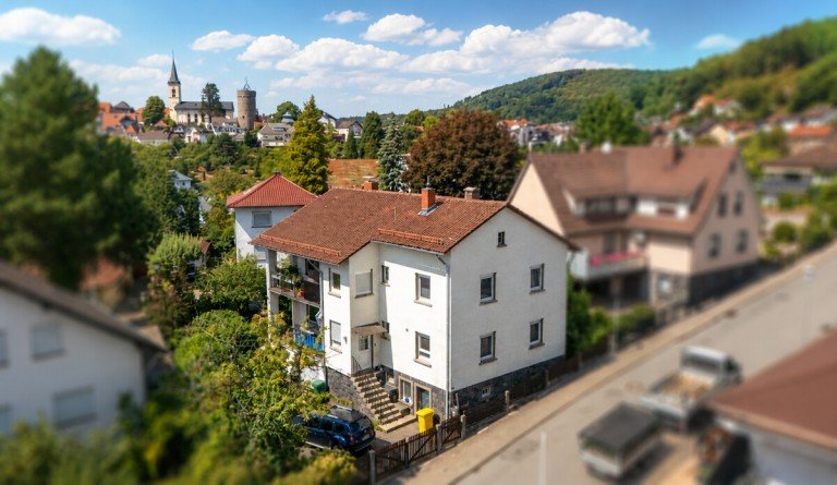 Luftbild Seitlich Lindenfels Zweifamilienhaus Zweifamilienhaus mit sch�nem Garten in idyllischer Lage von Lindenfels im Odenwald