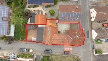 Bild von oben Zeitreise mit Potenzial - Charmantes Bauernhaus mit Scheune, Innenhof und Geschichte