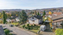 Asicht von der Strasse Haus mit Charakter und Entwicklungschance - in idyllischer Lage von F�rth