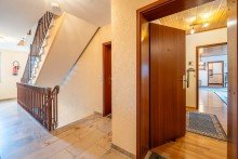 Treppenhaus Charmante 2-Zimmer-Eigentumswohnung mit Balkon, Tiefgaragenstellplatz