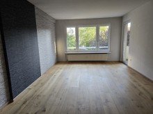 Wohnzimmer Modernisierte 4-Zimmerwohnung mit Einbauk�che & Balkon - 97 m�