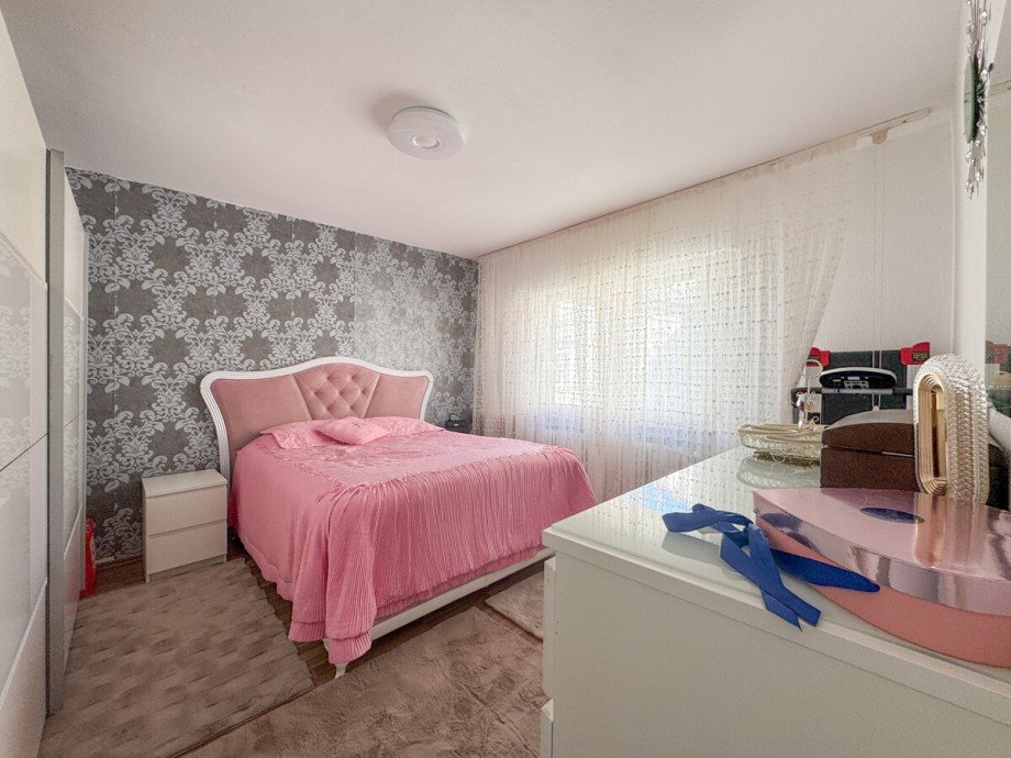 Schlafzimmer 1. OG Mehrfamilienhaus Worms