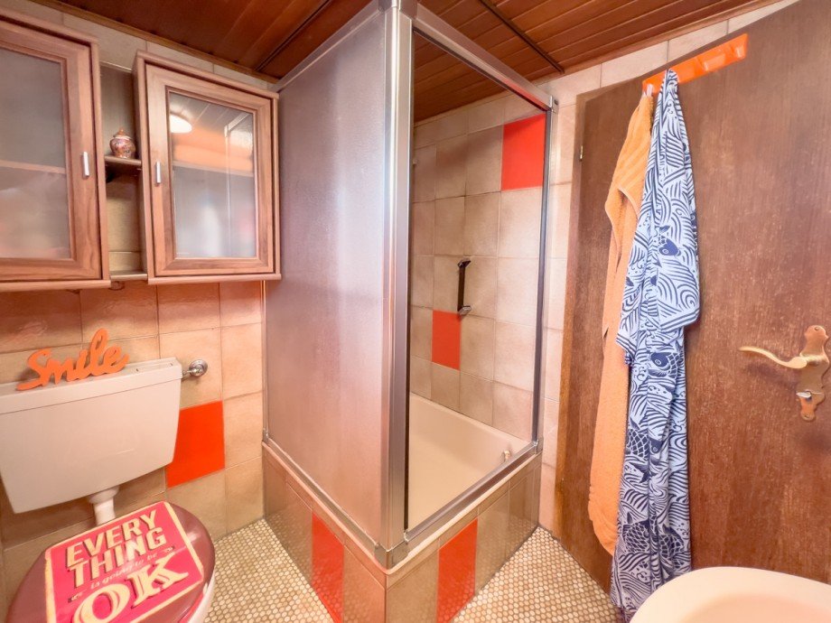 OG Duschbad andere Seite Einfamilienhaus Bensheim / Gronau