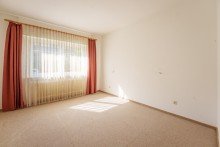 Schlafzimmer Gro�z�giges Zweifamilienhaus in ruhiger Wohnlage von M�rlenbach