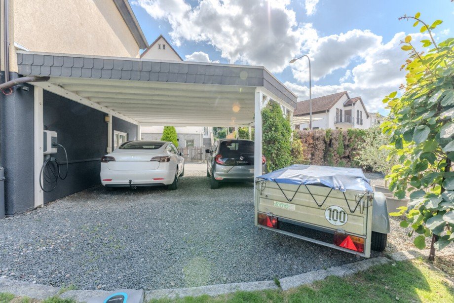 Carport mit kleiner zustzfl�che Einfamilienhaus Lautertal