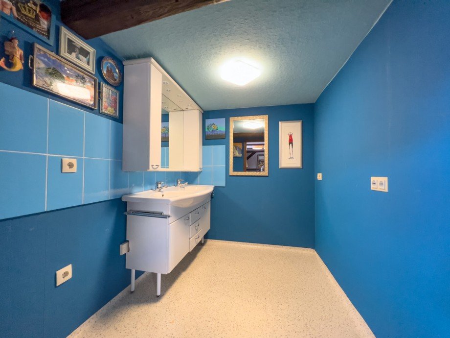 OG Bad mit Waschbecken Einfamilienhaus Bensheim / Gronau