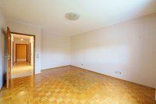 Schalfzimmer andere Seite Top-Gelegenheit in Heppenheim: 4-Zimmer-ETW im sanierten Hochhaus, innen mit Potenzial!