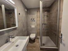 Badezimmer Modernisierte 4-Zimmerwohnung mit Einbauk�che & Balkon - 97 m�