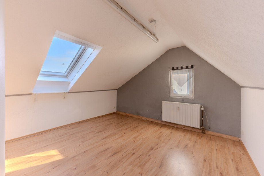 Dachgeschoss Schlafzimmer Etagenwohnung Laudenbach