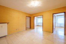 Eingang richtung Wohnzimmer Top-Gelegenheit in Heppenheim: 4-Zimmer-ETW im sanierten Hochhaus, innen mit Potenzial!