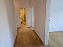 Flur Modernisierte 4-Zimmerwohnung mit Einbauk�che & Balkon - 97 m�