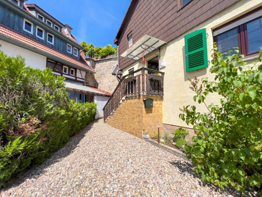 Stellplatz Richtung Haupteingang Einfamilienhaus Bensheim / Gronau