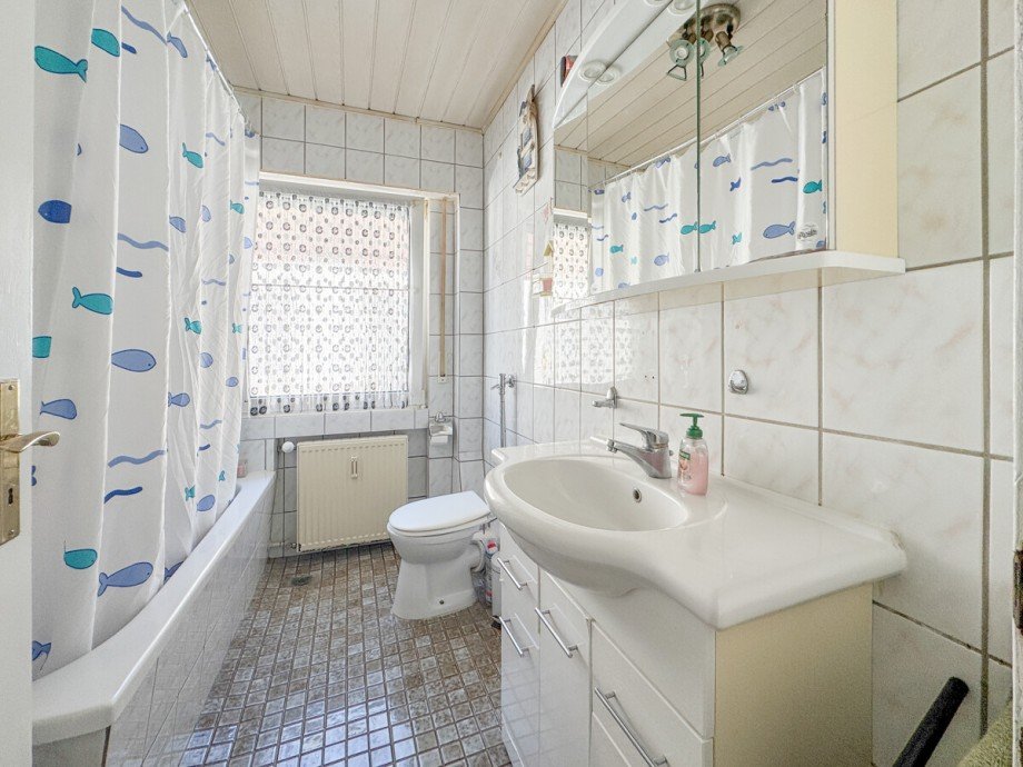 Badezimmer 1. OG Mehrfamilienhaus Worms
