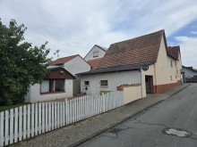 Aussenansicht von Nordwesten Zeitreise mit Potenzial - Charmantes Bauernhaus mit Scheune, Innenhof und Geschichte