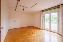 Kinder Zimmer mit kleinem Balkon 3 Top-Gelegenheit in Heppenheim: 4-Zimmer-ETW im sanierten Hochhaus, innen mit Potenzial!