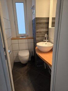 G�ste WC Modernisierte 4-Zimmerwohnung mit Einbauk�che & Balkon - 97 m�