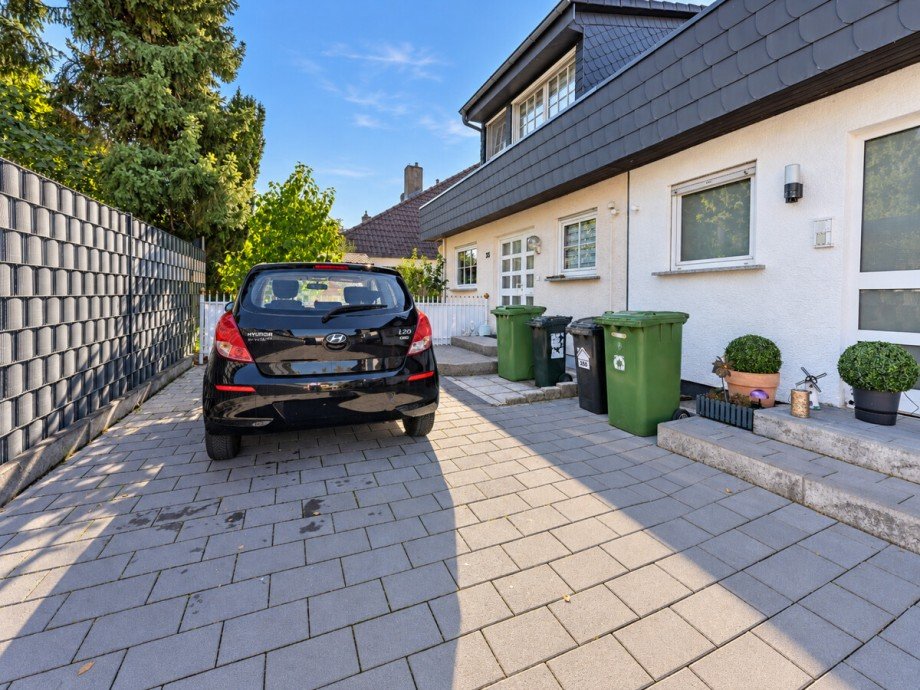 Gepflasteter Hofbereich Doppelhaush�lfte Heddesheim